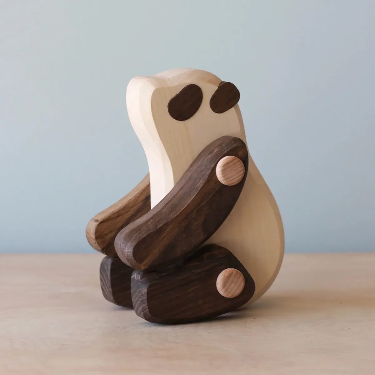 houten_panda_2.webp Bajo Milieubewustzijn | Emoties & Sociaal Gedrag*Houten panda