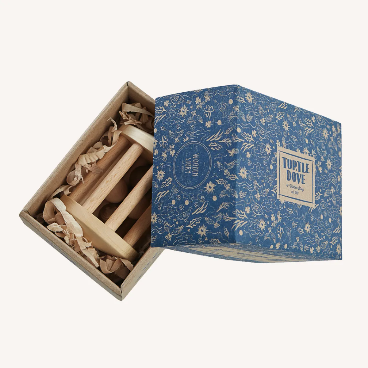 Wooden Story Zintuigen | Motoriek*Houten rammelaar - Turtle Dove