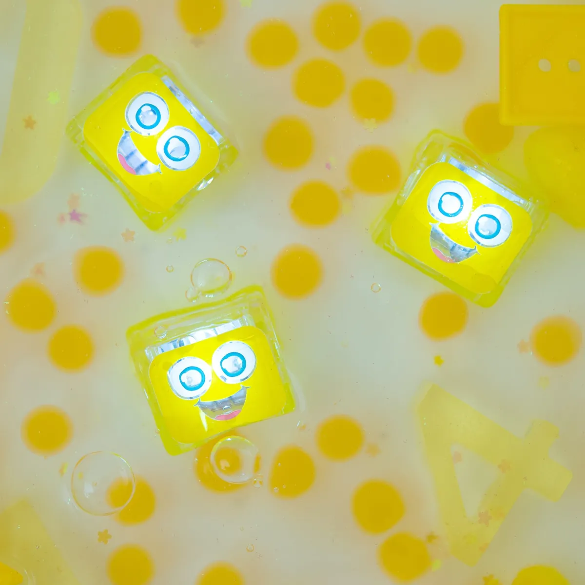 lichtgevende_blokjes__pip_2.webp Glo Pals Zintuigen | 5 Jaar*Lichtgevende blokjes - Pippa - groen