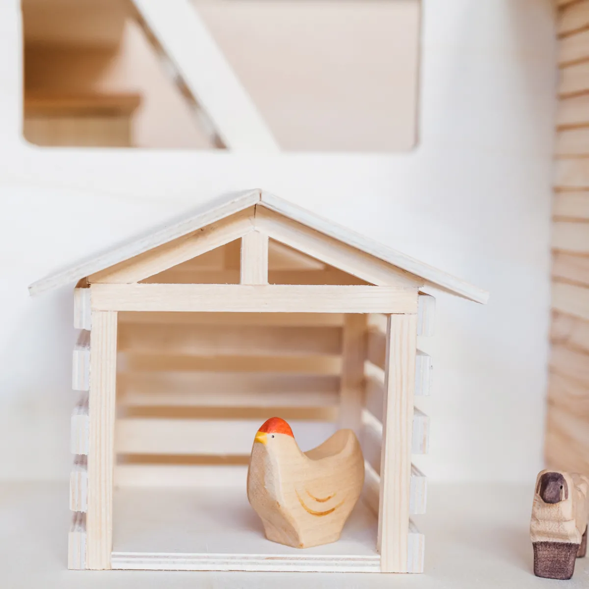 poppenhuis__barnhouse_9.webp Het houten huis Emoties & Sociaal Gedrag | Creativiteit & Fantasie*Poppenhuis - Barnhouse