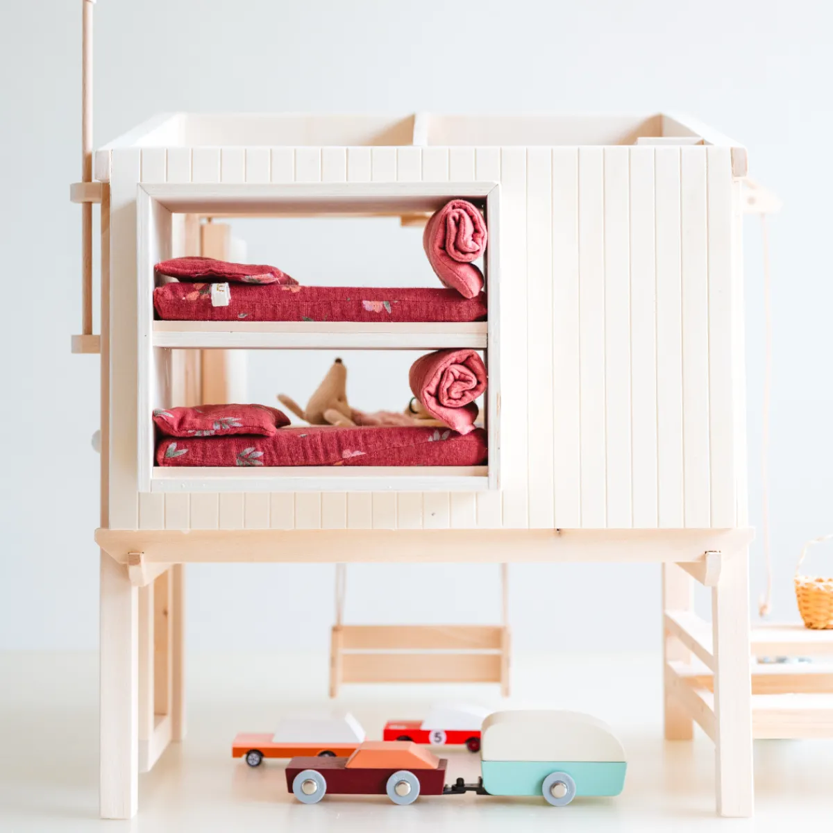 poppenhuis__het_huis_van__12.webp Het houten huis Emoties & Sociaal Gedrag | Creativiteit & Fantasie*Poppenhuis - Het huis van Pippi