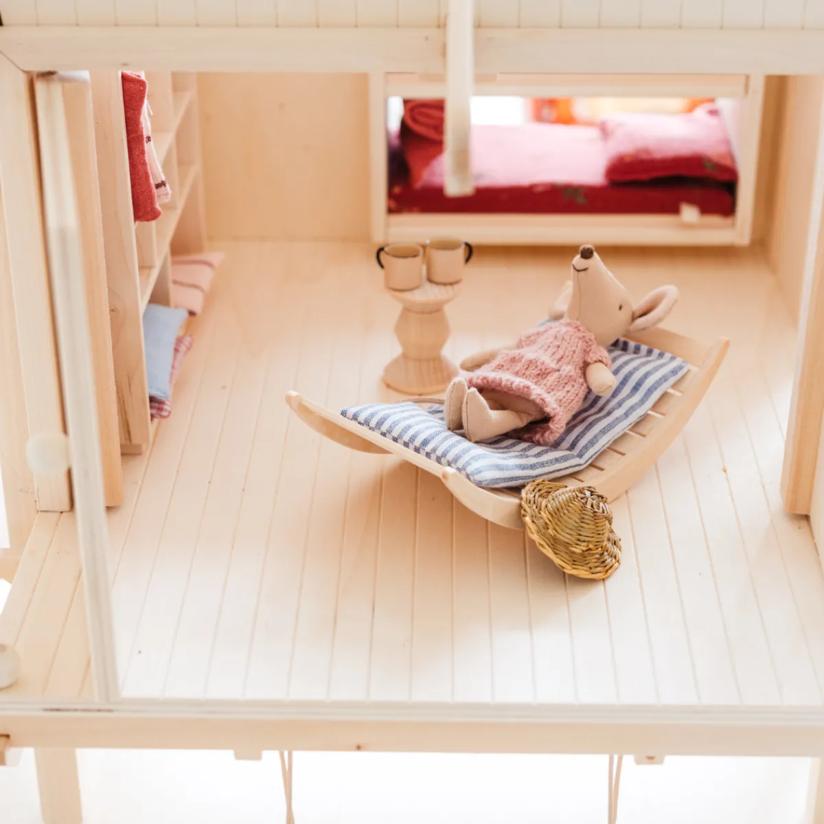 poppenhuis__het_huis_van__13.webp Het houten huis Emoties & Sociaal Gedrag | Creativiteit & Fantasie*Poppenhuis - Het huis van Pippi