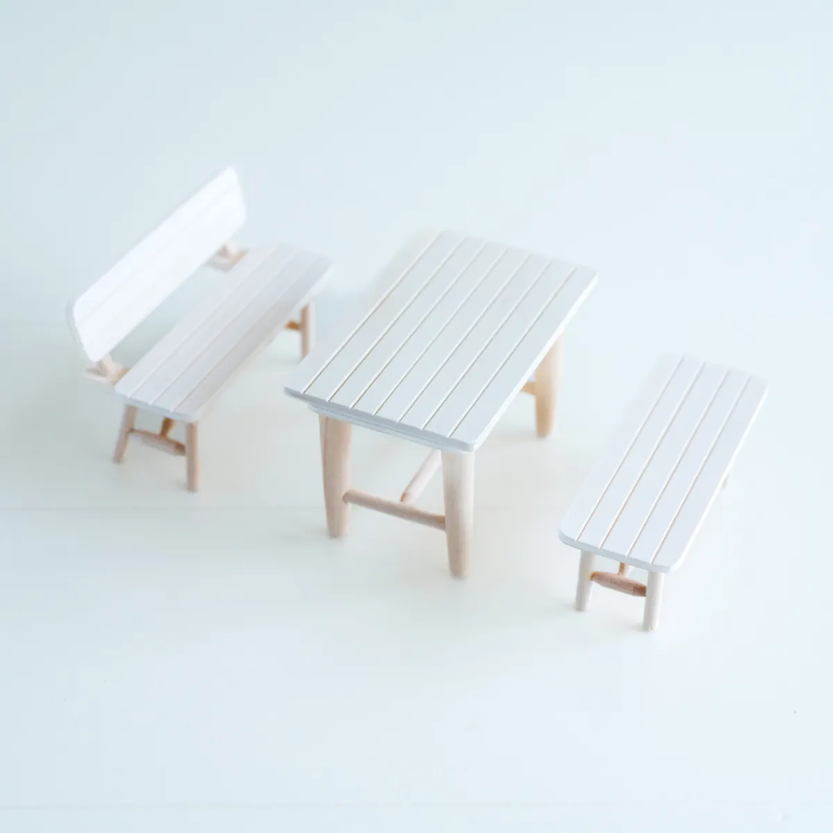 Het houten huis Emoties & Sociaal Gedrag | Creativiteit & Fantasie*Poppenhuis - meubel - buitentafel set