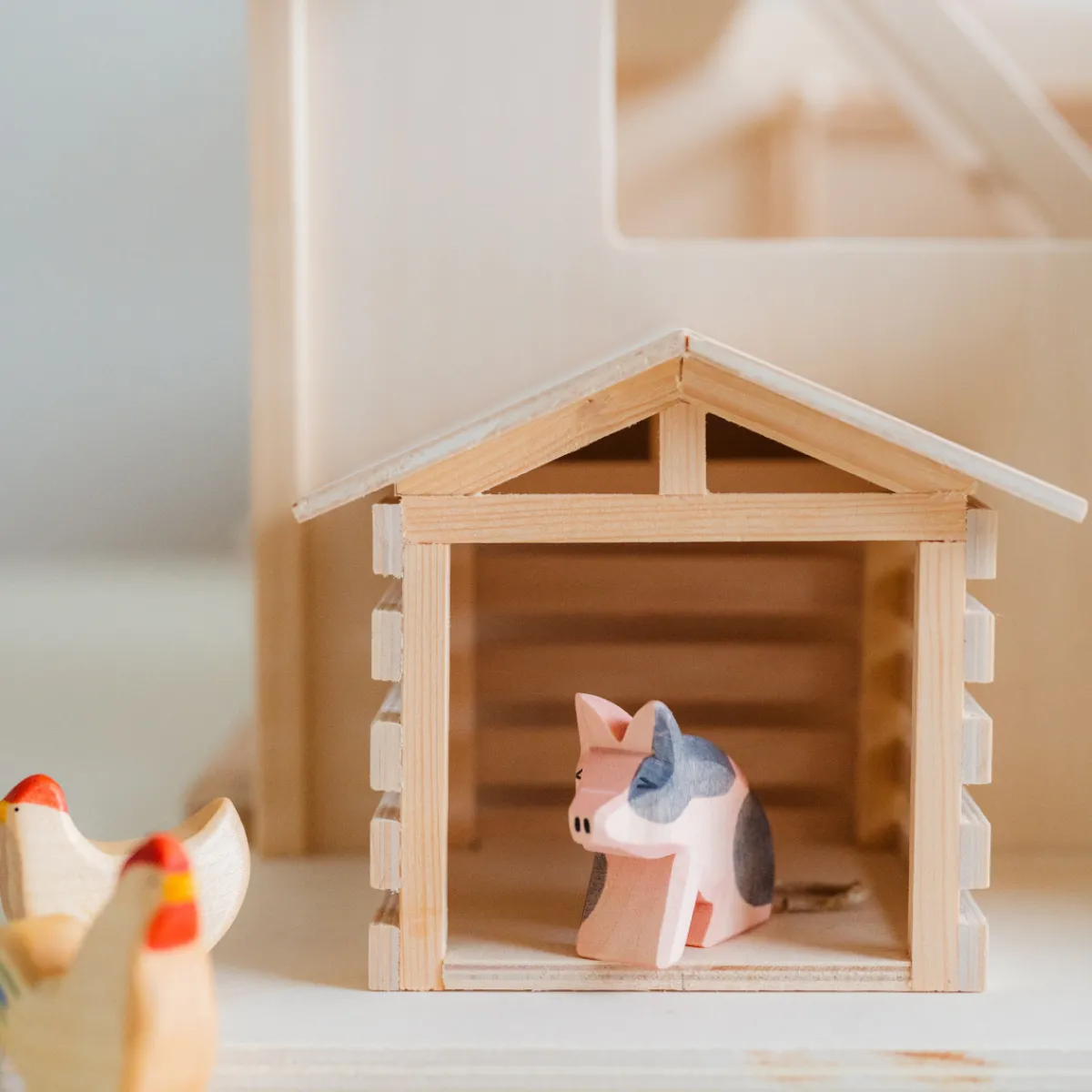 poppenhuis__meubel__diere_2.webp Het houten huis Emoties & Sociaal Gedrag | Creativiteit & Fantasie*Poppenhuis - meubel - dierenhok