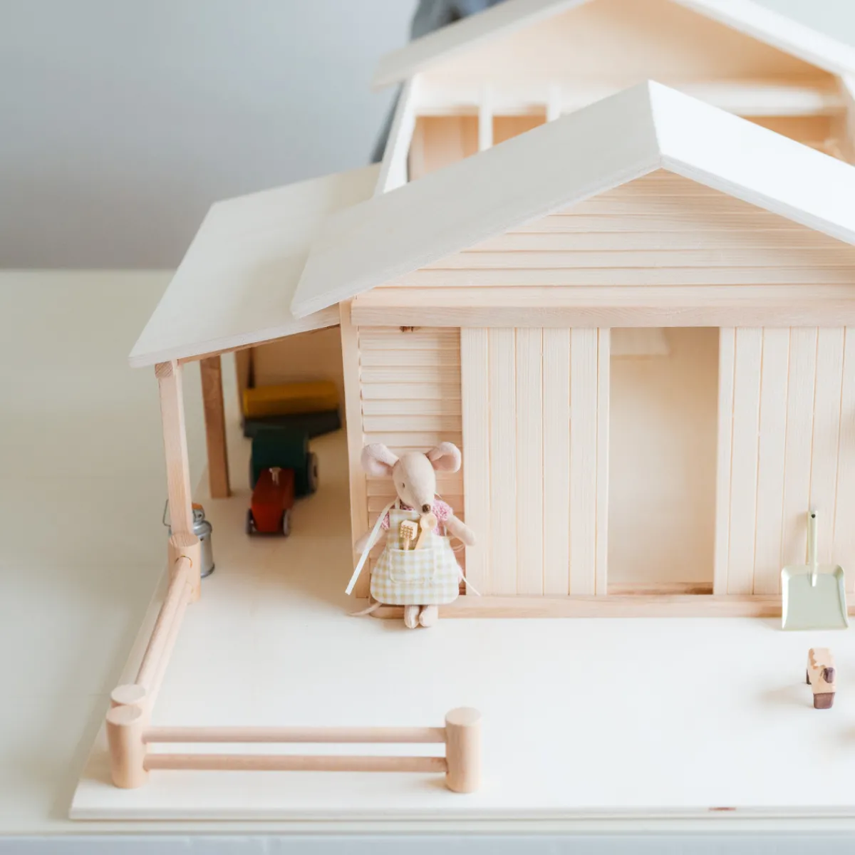 Het houten huis Emoties & Sociaal Gedrag | Creativiteit & Fantasie*Poppenhuis - meubel - hekjes