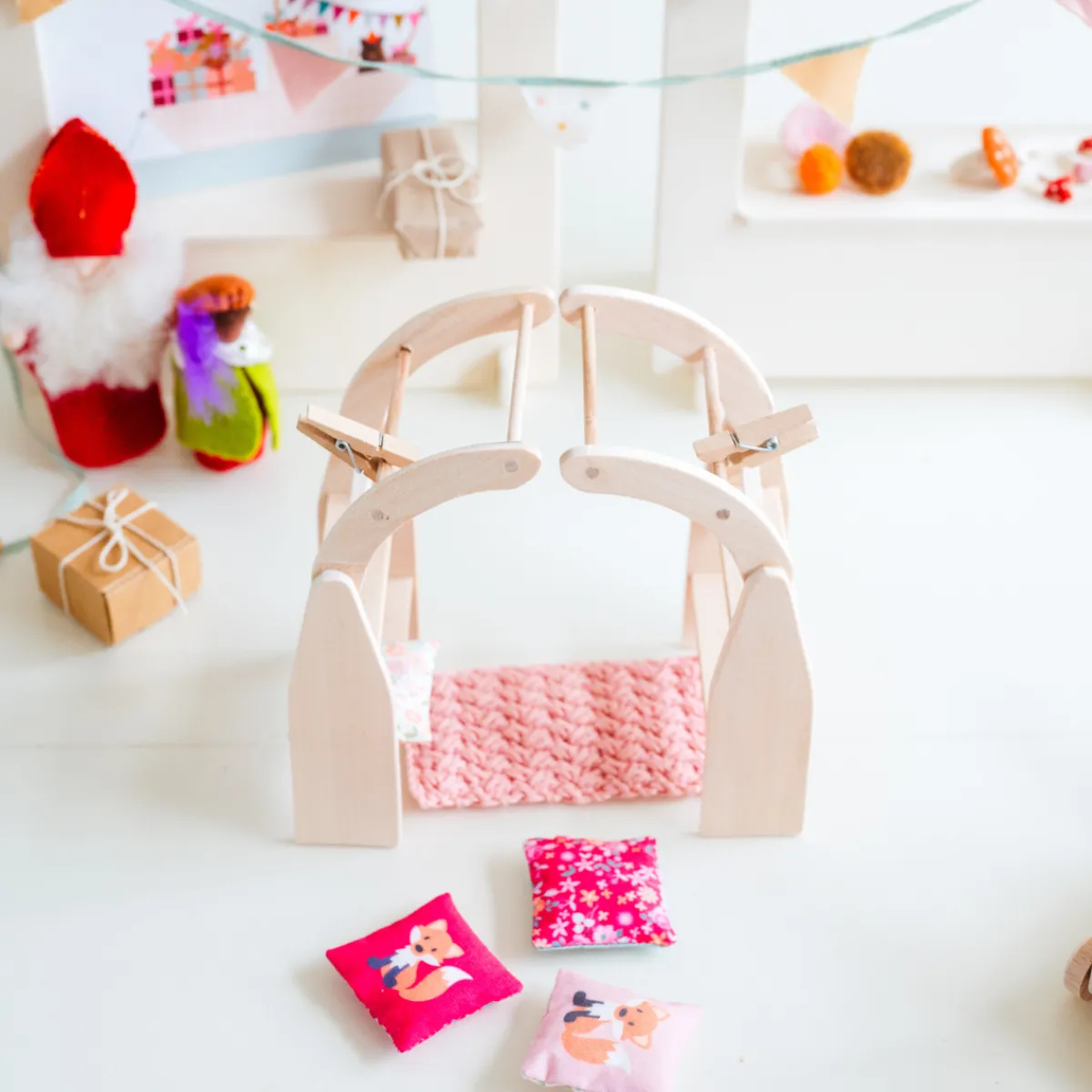 Het houten huis Creativiteit & Fantasie | 5 Jaar*Poppenhuis - meubel - playstand