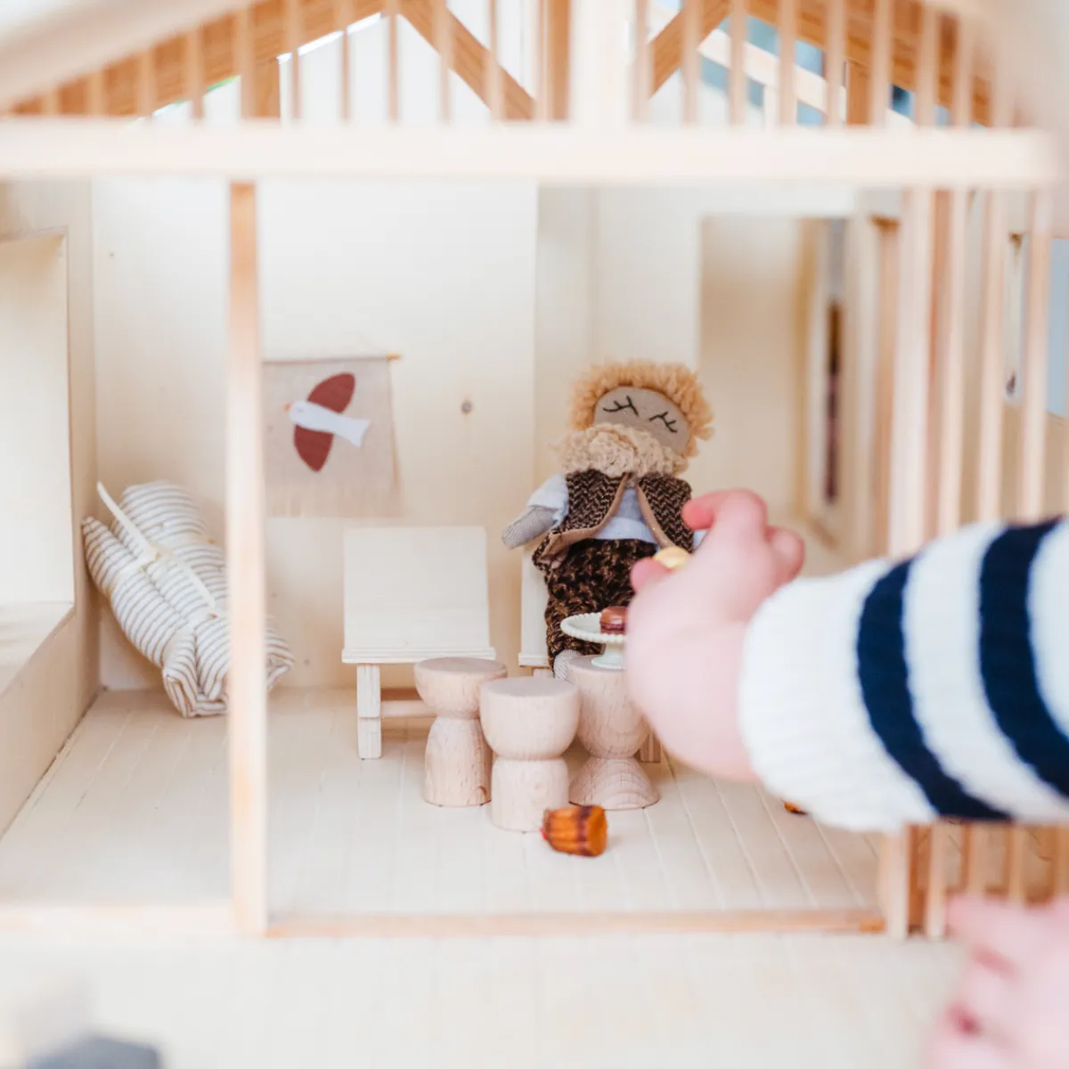 poppenhuis__schuurwoning_18.webp Het houten huis Emoties & Sociaal Gedrag | Creativiteit & Fantasie*Poppenhuis - Schuurwoning
