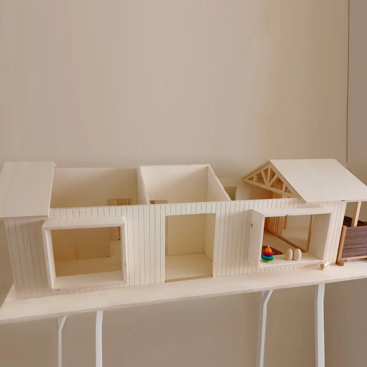 poppenhuis__schuurwoning_3.webp Het houten huis Emoties & Sociaal Gedrag | Creativiteit & Fantasie*Poppenhuis - Schuurwoning