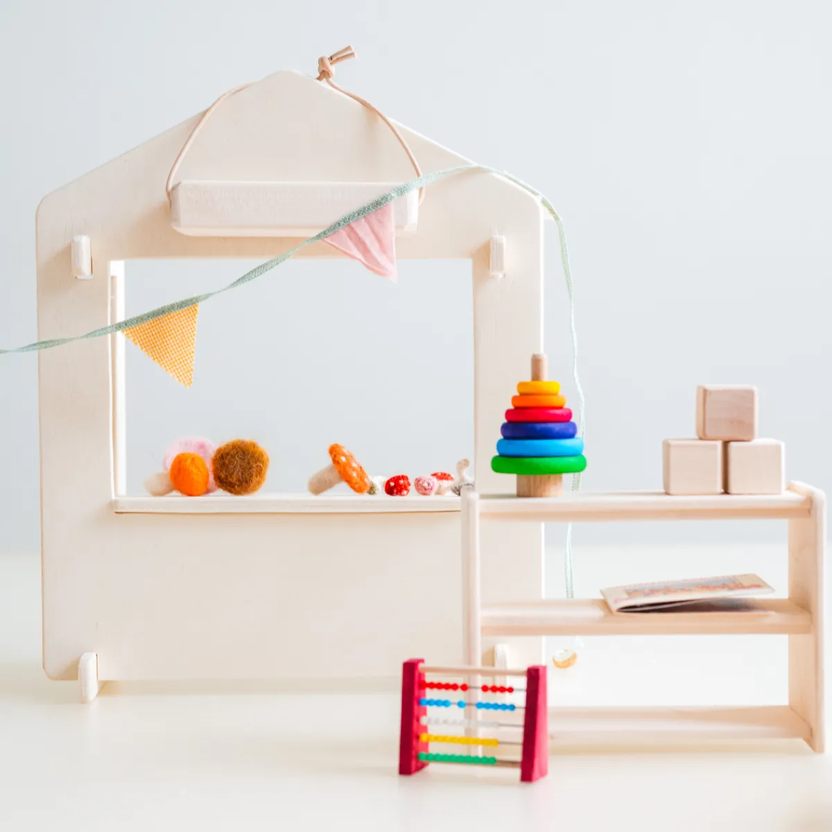 Het houten huis Emoties & Sociaal Gedrag | Creativiteit & Fantasie*poppenhuis meubel - montessori kast