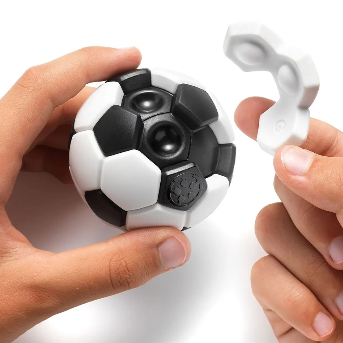 puzzelspel_plug_and_play__4.webp SmartGames Ruimtelijk Inzicht | Logica & Rekenvaardigheid*Puzzelspel Plug and play ball - Gift box