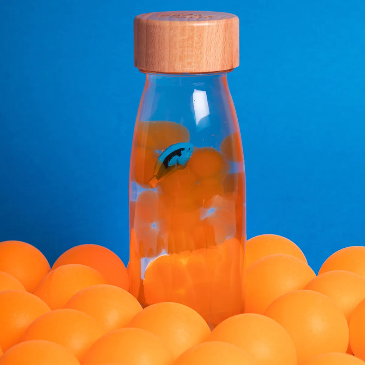 sensorische_fles_sound__b_2.webp Petit Boum Motoriek | Zintuigen*Sensorische fles sound - Blue Tang