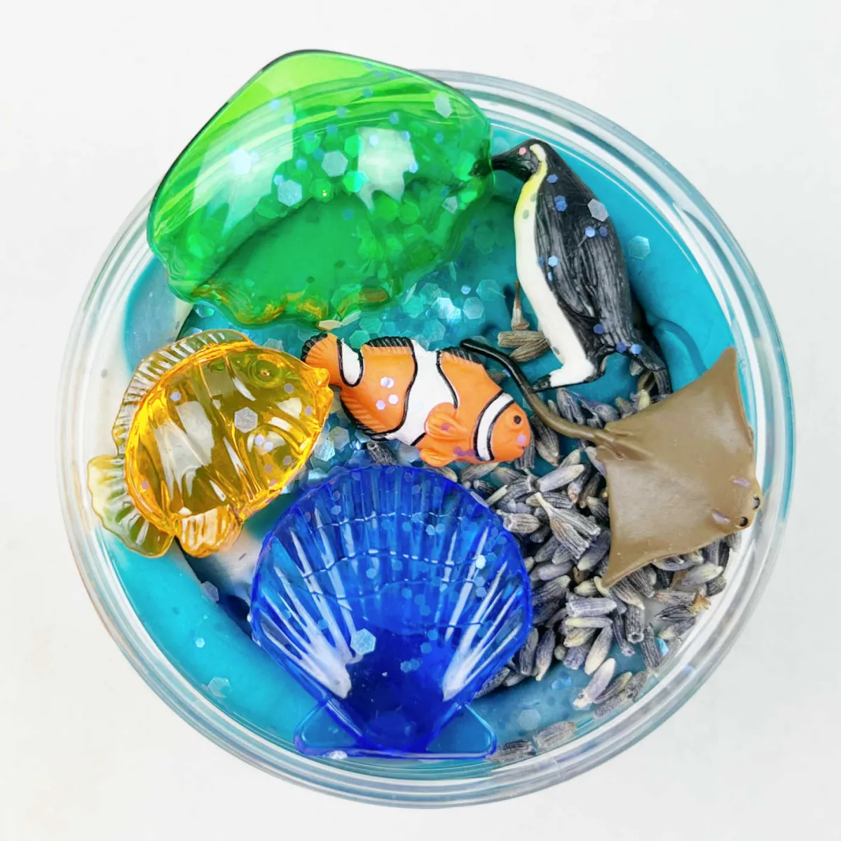 Invitation to imagine Zintuigen | Motoriek*Speelklei - under the sea surprise pot