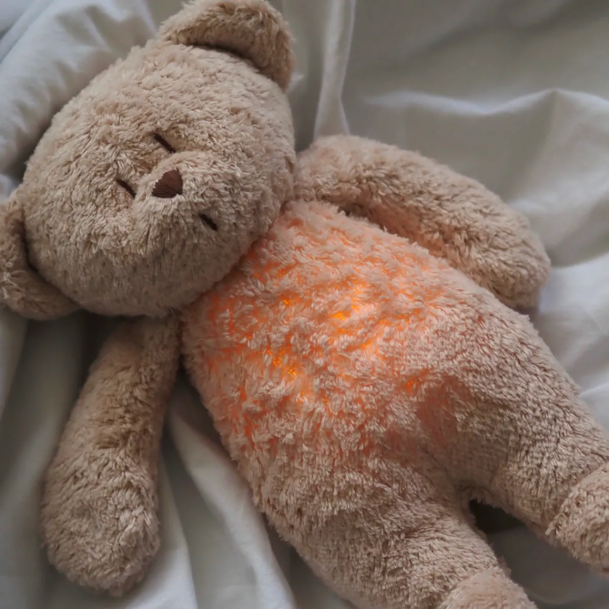 the_humming_bear__sand_na_2.webp Moonie Zintuigen | Emoties & Sociaal Gedrag*The Humming Bear - Sand Natur
