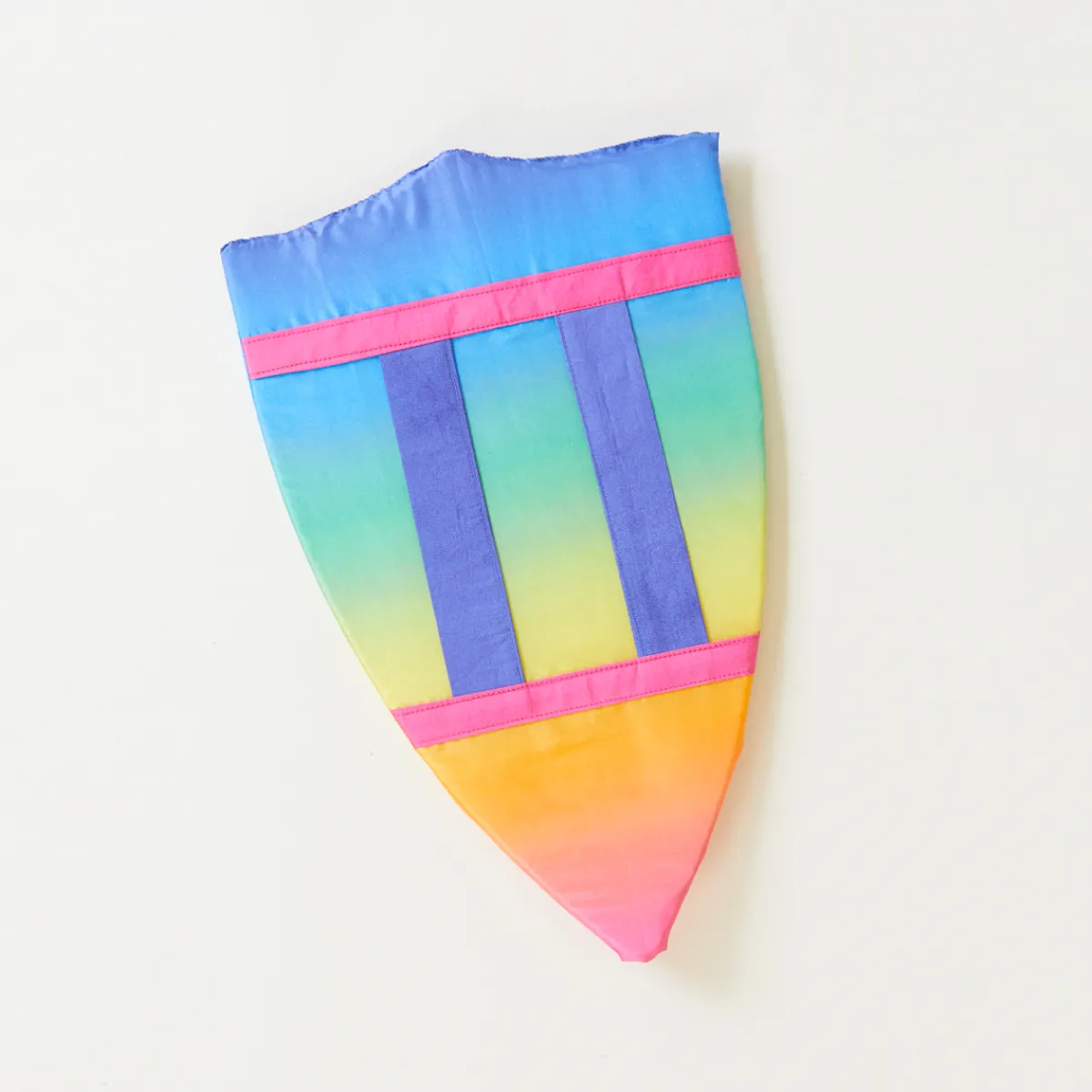 zacht_schild__regenboog_2.webp Sarah's Silks Emoties & Sociaal Gedrag | Creativiteit & Fantasie*Zacht schild - regenboog
